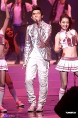 幻灯图集：周杰伦台北演唱会 蔡依林登台贴身热舞