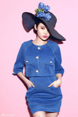 组图：足球宝贝徐冬冬法式风情写真华贵优雅