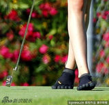 组图：斯图尔特大晒高尔夫球技 挥杆动作英气逼人