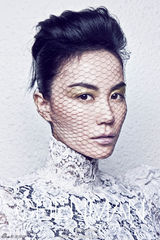 组图：王菲《芭莎》写真显东方复古风韵