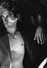 高清组图：英国偶像亚历克斯-帕蒂弗黑白写真