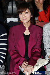 组图：张娜拉郑柔美等出席首尔时装周李向锋展