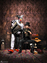 组图：陈龙章龄之魔幻婚纱照创意十足