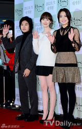 组图：允儿等助阵具惠善新片 南相美李尚允对戒抢眼