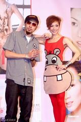 幻灯图集：郑秀文时隔六年重返台湾宣传福音专辑