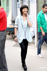 组图：周迅将拍新片 笑言当老板没什么不同