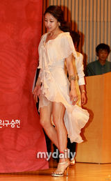 幻灯图：SBS电视台早间剧《不懂女人》新闻发布会