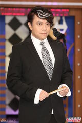 蔡康永患病毒性颜面失调后露面 面部仍不稳(图)