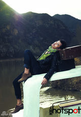 组图：耿乐展现独特时尚理念 构建自己的理想国度