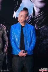 组图：古惑仔将登红馆开唱 陈小春感慨落泪