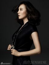 组图：小宋佳蜘蛛女造型登封面演绎暗夜奢华