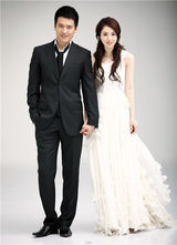 组图：高云翔董璇甜蜜婚纱写真曝光 