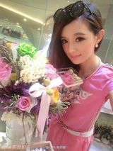 组图：女子酷似杨幂  网友直呼傻傻分不清