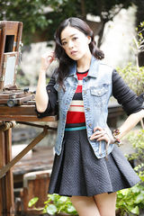 组图：阚清子封面大片曝光 化身文艺女悠享假日