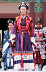 组图：李瑞镇宋智孝等穿古装宣传新剧《階伯》