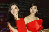 组图：陈思思将在香港开唱 张柏芝红装默契助阵
