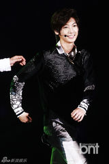 组图：韩团2PM与missA等出席音乐盛典尽情狂欢