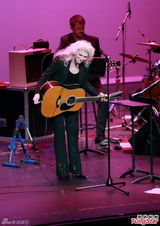 组图：民谣歌后携手苏格兰女声香港开唱