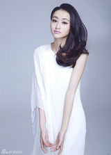 组图：李雯雯最新写真 尽显知性女人味