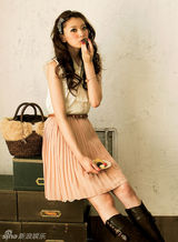 组图：日本模特宫田聪子示范89款秋季服饰搭配