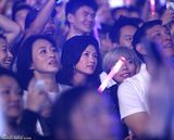 组图：汪峰演唱会深情表白 章子怡台下感动拭泪