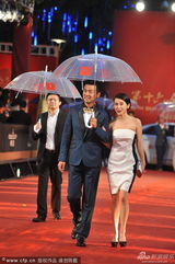 组图：《记忆碎片》剧组雷佳音、夏梓桐亮相