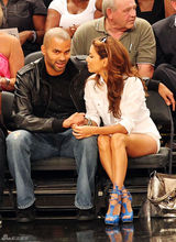 高清组图：伊娃-朗格利亚和球星老公帕克秀恩爱