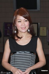 组图：许冠文慈善脱口秀 赵雅芝陈松伶捧场