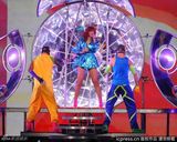 组图：蕾哈娜美国巡演 五彩比基尼打造视听盛宴