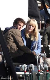 高清组图：新《蜘蛛侠》热拍 新英雄热吻小爱人