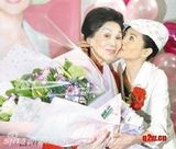 组图：凤飞飞生前家庭留影 好妈妈与孝顺女儿