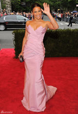 高清组图：《碟中谍4》女星宝拉-巴顿性感亮相