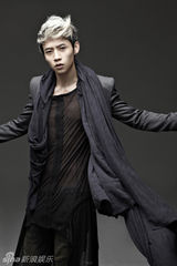 组图：魏晨大片冲击眼球 若隐若现大秀性感