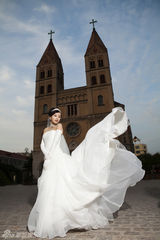 组图：傅淼纯美婚纱照曝光 结束八年恋爱长跑