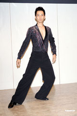 组图：钟汉良为粉丝见面会练舞 国标舞王再现