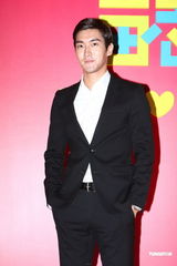 组图：纪文蕙大婚性感露半球 曾之乔杨佑宁也想婚