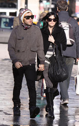 幻灯图集：阿什莉-辛普森一家三口外出过圣诞节