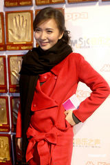 幻灯：群星聚首慈善晚会 张信哲李霄云等爱心献唱