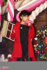 组图：古巨基曝儿时不穿内裤避谈结婚