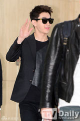 组图：SJM与CNBLUE结束中国行返韩倦容满面