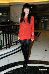 高清：众歌手跨年忙不停 阿Sa(蔡卓妍)陪市民倒数迎2010