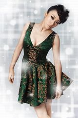 高清组图：刘思彤全新靓丽写真 宛若舞者华丽转身