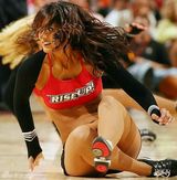 幻灯图集：NBA啦啦队美女美图100张 展运动之美