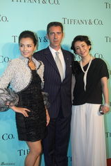 组图：莫文蔚钟丽缇等亮相品牌红毯秀