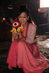 组图：探班吴奇隆马苏山洞拍激情戏