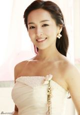 高清图：韩星金孝妍婚纱大片 洁白甜蜜幸福满溢