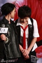 幻灯图：《苏乞儿》发布会 周迅袁和平等揭晓档期