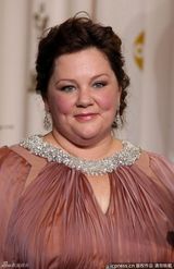 高清组图：奥斯卡后台获奖众星举金人光彩照人