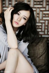 高清图：唐于鸿变身性感娇娃 妩媚迷人尽展女人味  