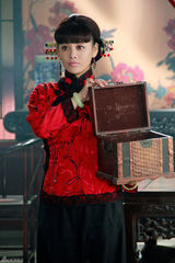 组图：宁静《三进山城》旗袍展现妩媚风情